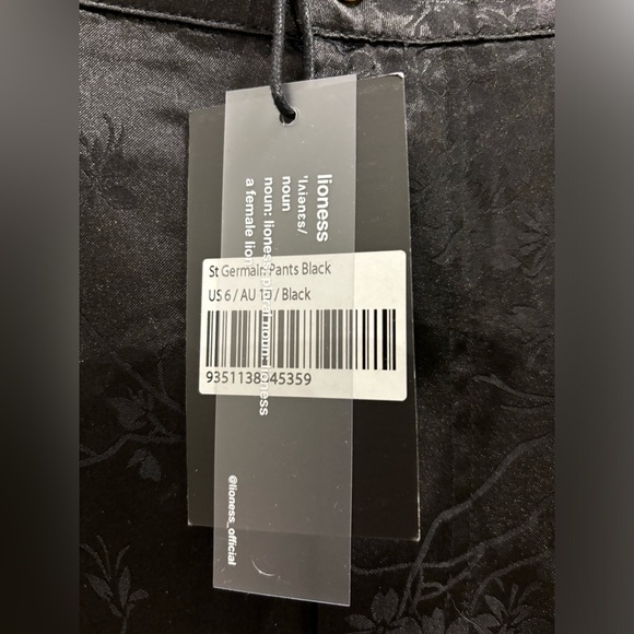 *NWT* Lioness Floral Black Pants - Picture 9 of 12